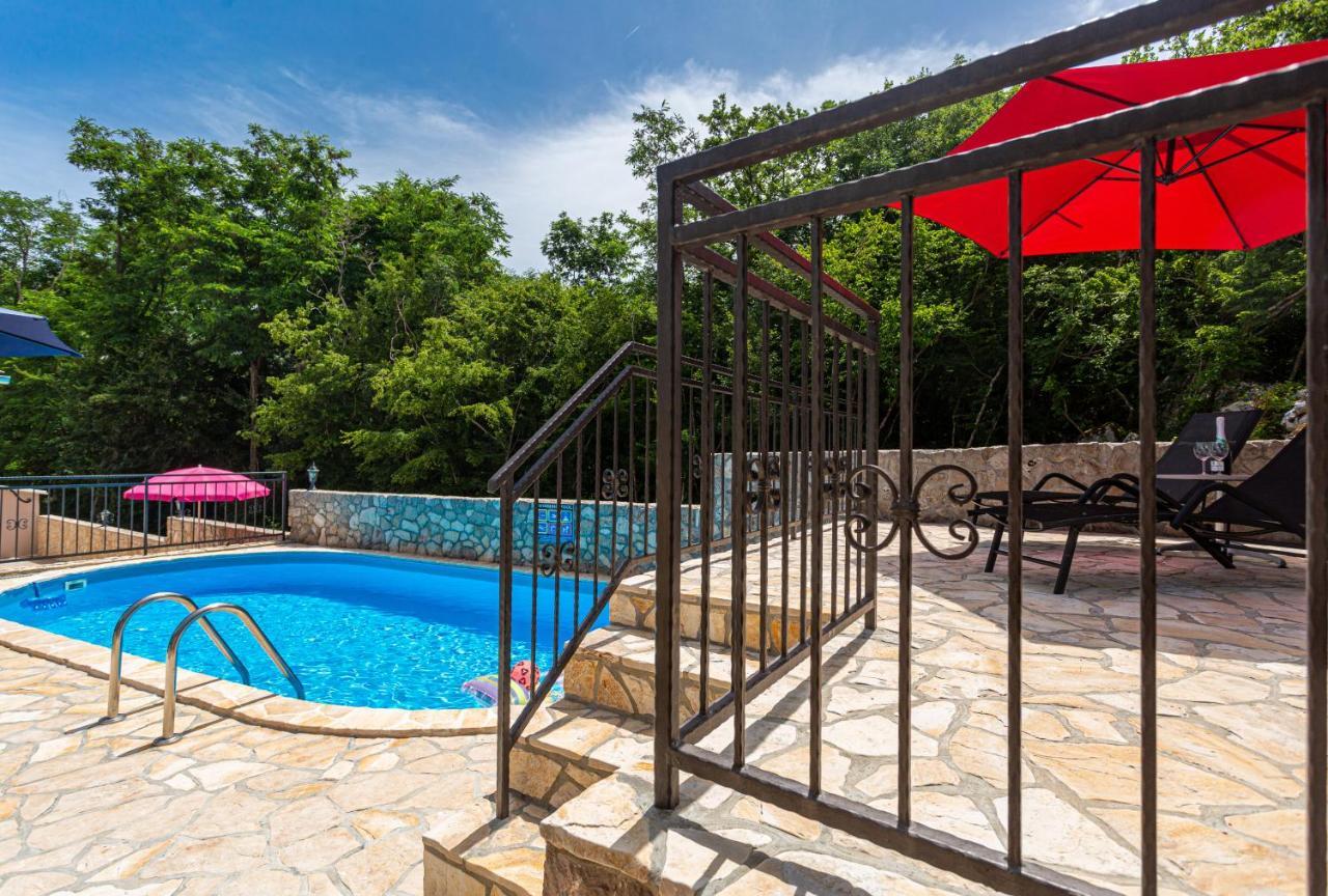 Apartment With A Private Swimming Pool, Garden & Bbq Gostinjac Exterior photo