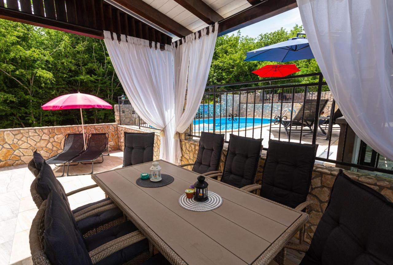 Apartment With A Private Swimming Pool, Garden & Bbq Gostinjac Exterior photo